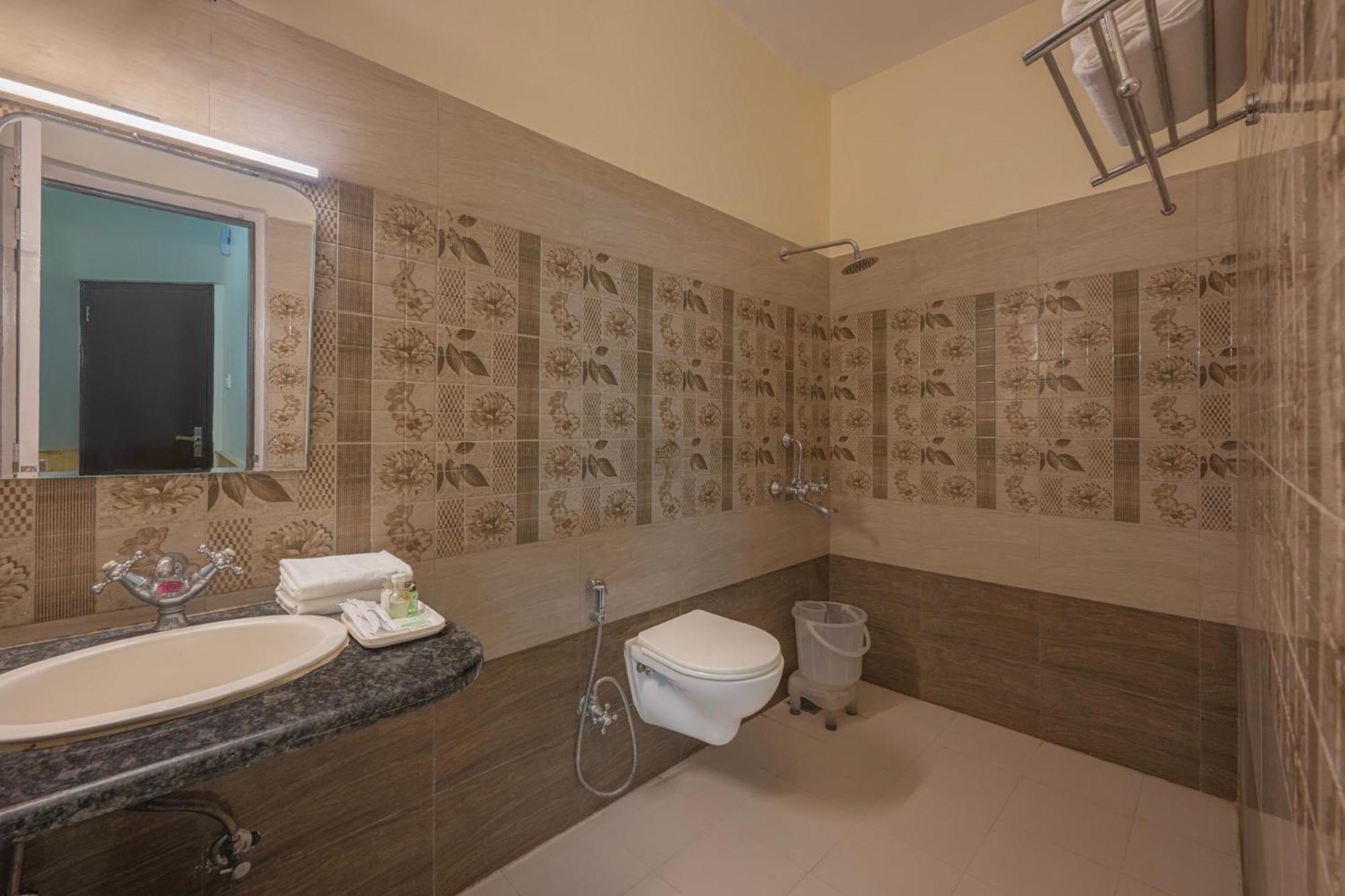 Seven Hills Shimla By Him Haults Hospitality Aparthotel Buitenkant foto